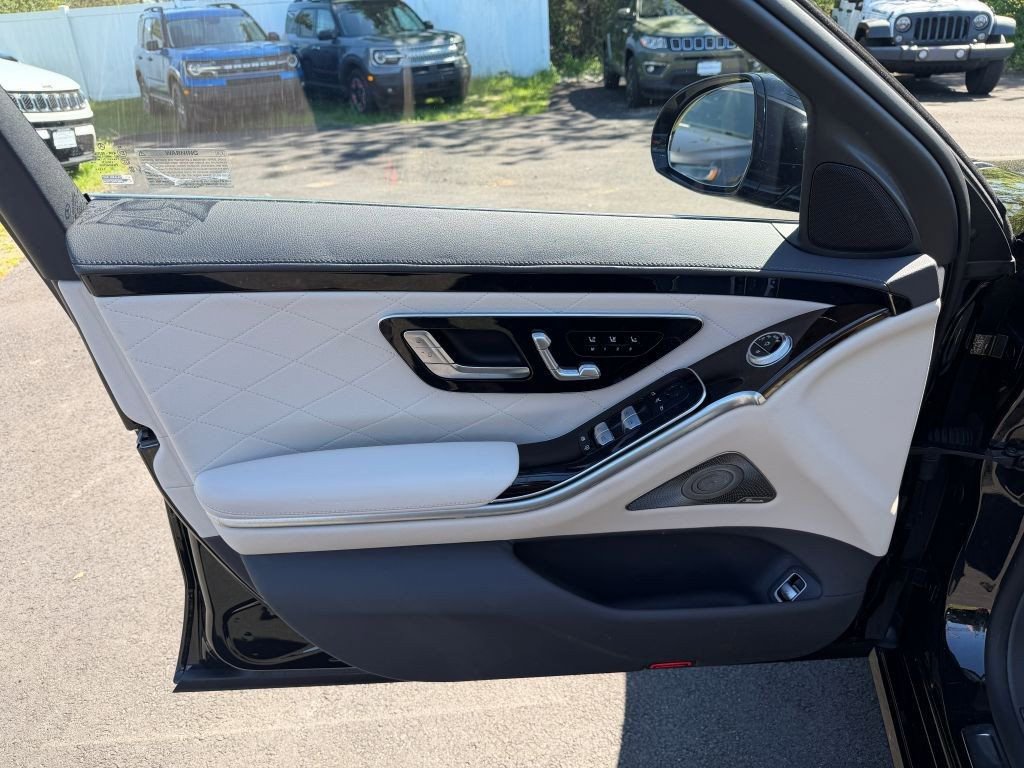 Used 2023 Mercedes-Benz S 580 4MATIC Sedan image 9