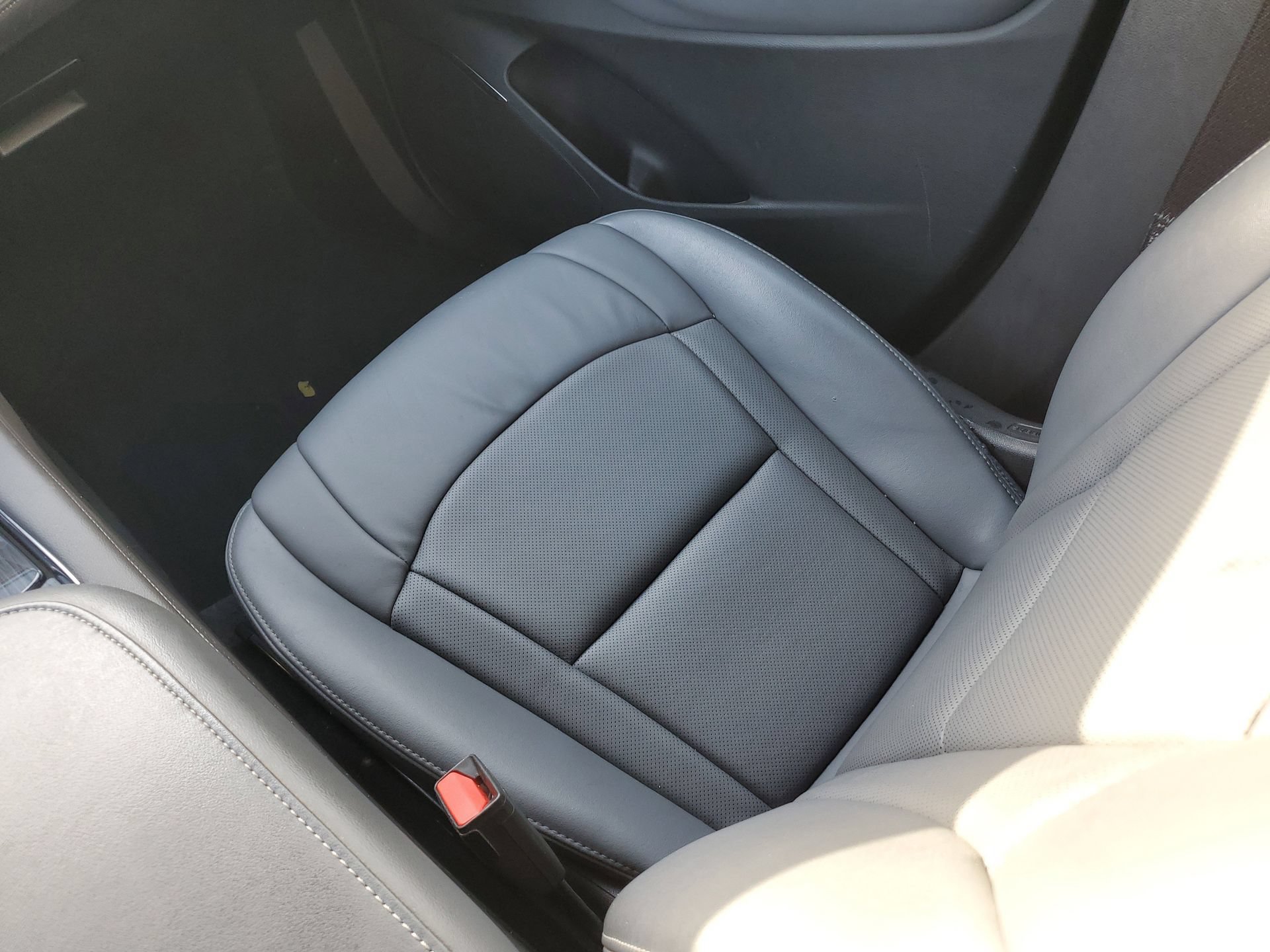 Used 2024 Buick Enclave Essence w/ Sport Touring Edition FWD image 16