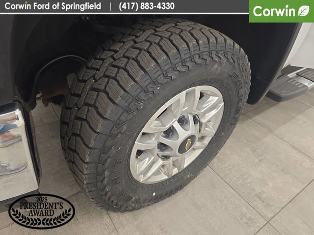 Used 2025 Chevrolet Silverado 2500 LT w/ Convenience Package image 36