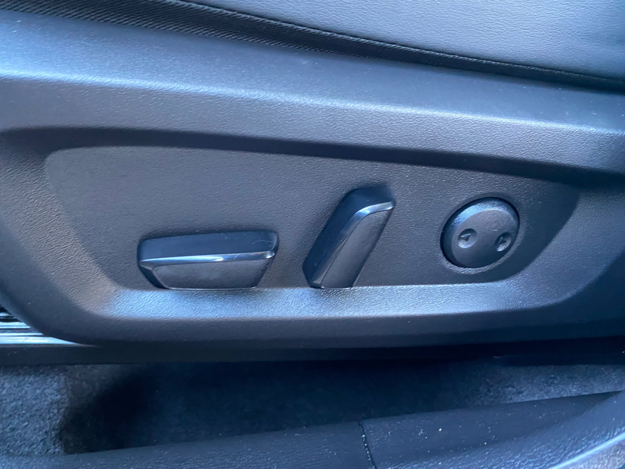 Used 2024 Mitsubishi Outlander SE Black Edition image 27