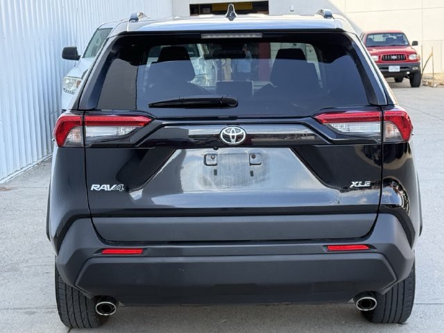 Used 2025 Toyota RAV4 XLE FWD image 5