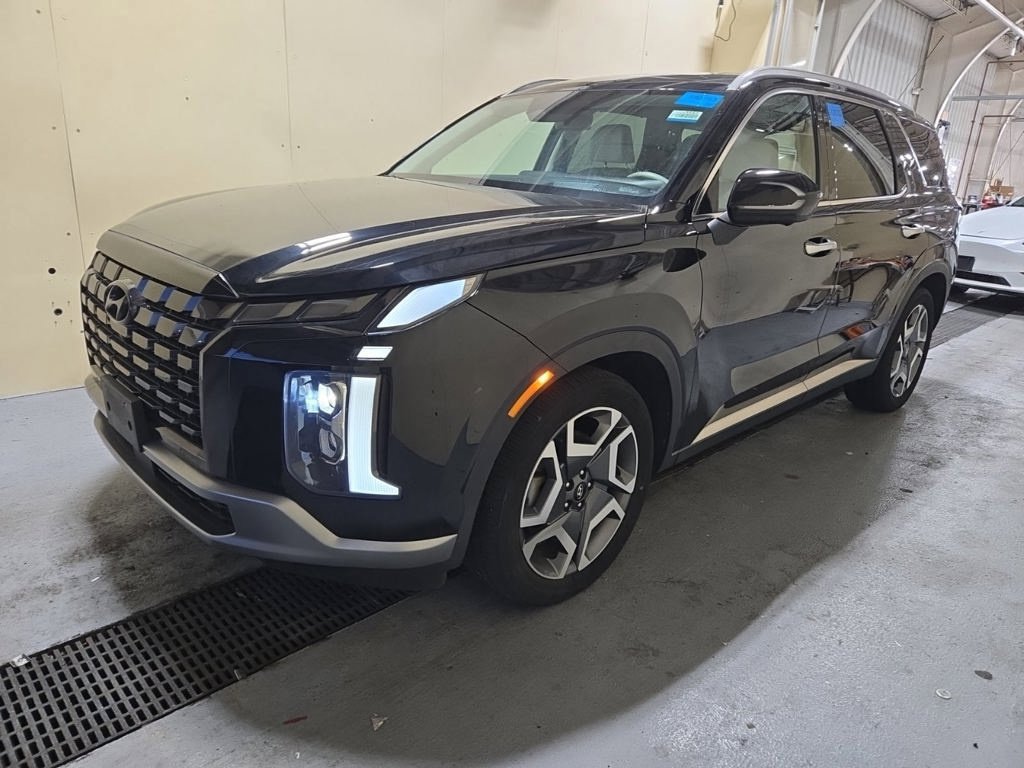 Used 2024 Hyundai Palisade Limited AWD/4WD image 17