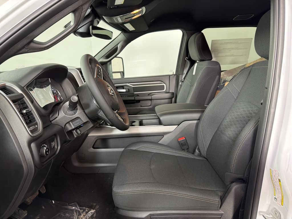 New 2026 RAM 2500 Big Horn AWD/4WD image 23