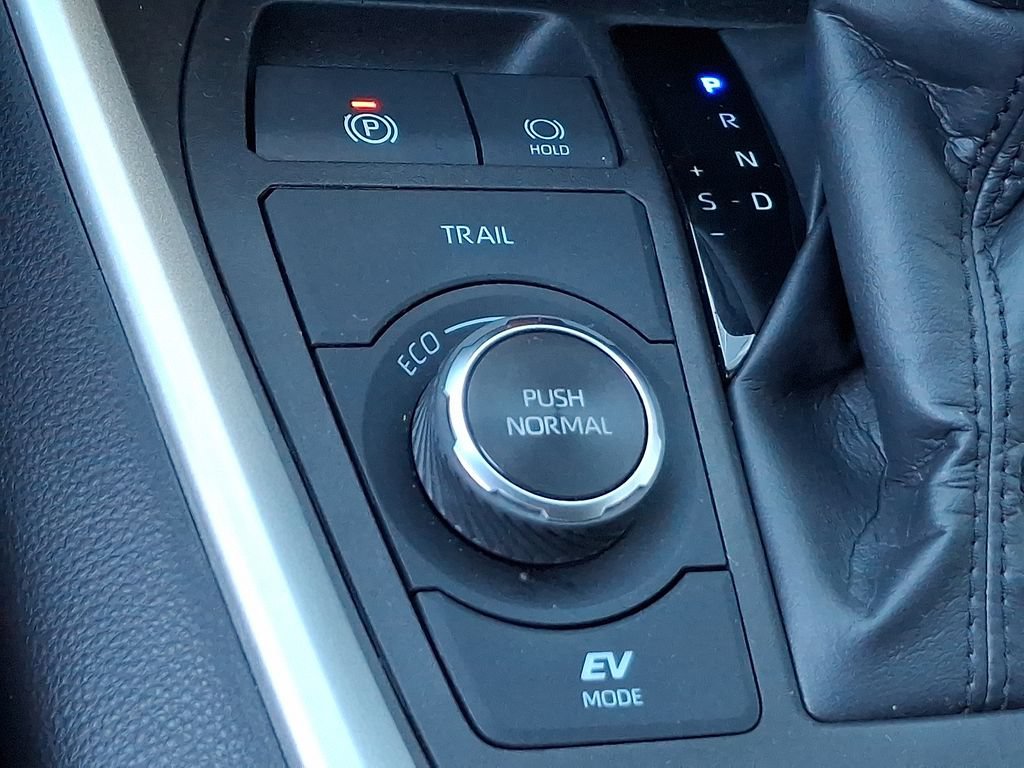 Used 2024 Toyota RAV4 AWD Hybrid w/ Weather Package image 27