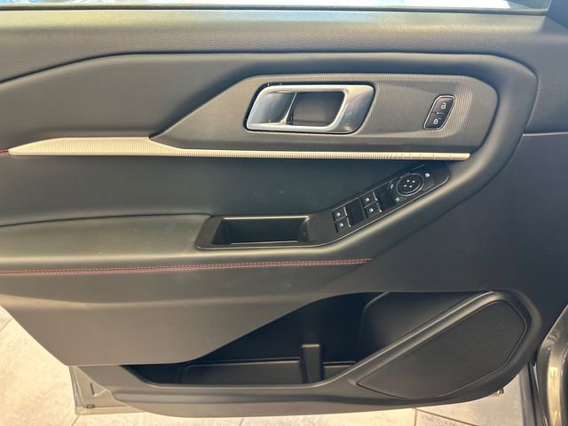 Used 2025 Ford Explorer ST-Line AWD/4WD image 18