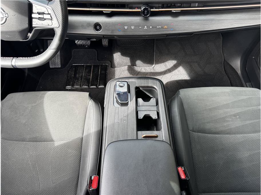 Used 2024 Nissan Ariya AWD image 27