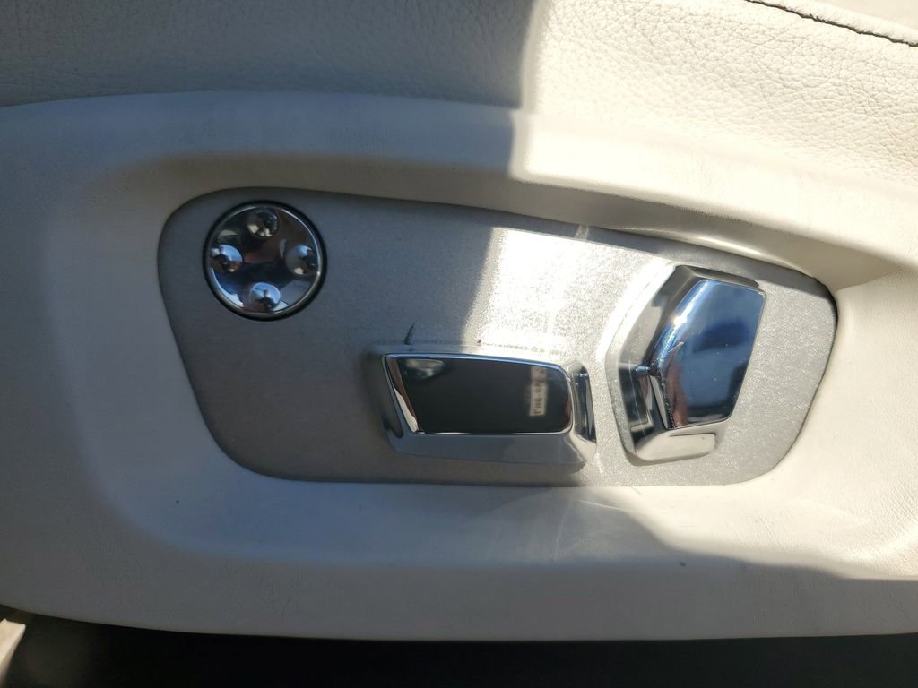 Used 2011 Rolls-Royce Ghost image 23