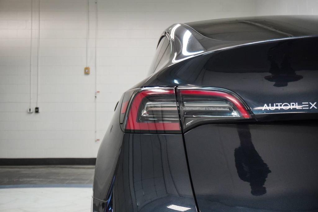 Used 2024 Tesla Model Y Long Range AWD/4WD image 30
