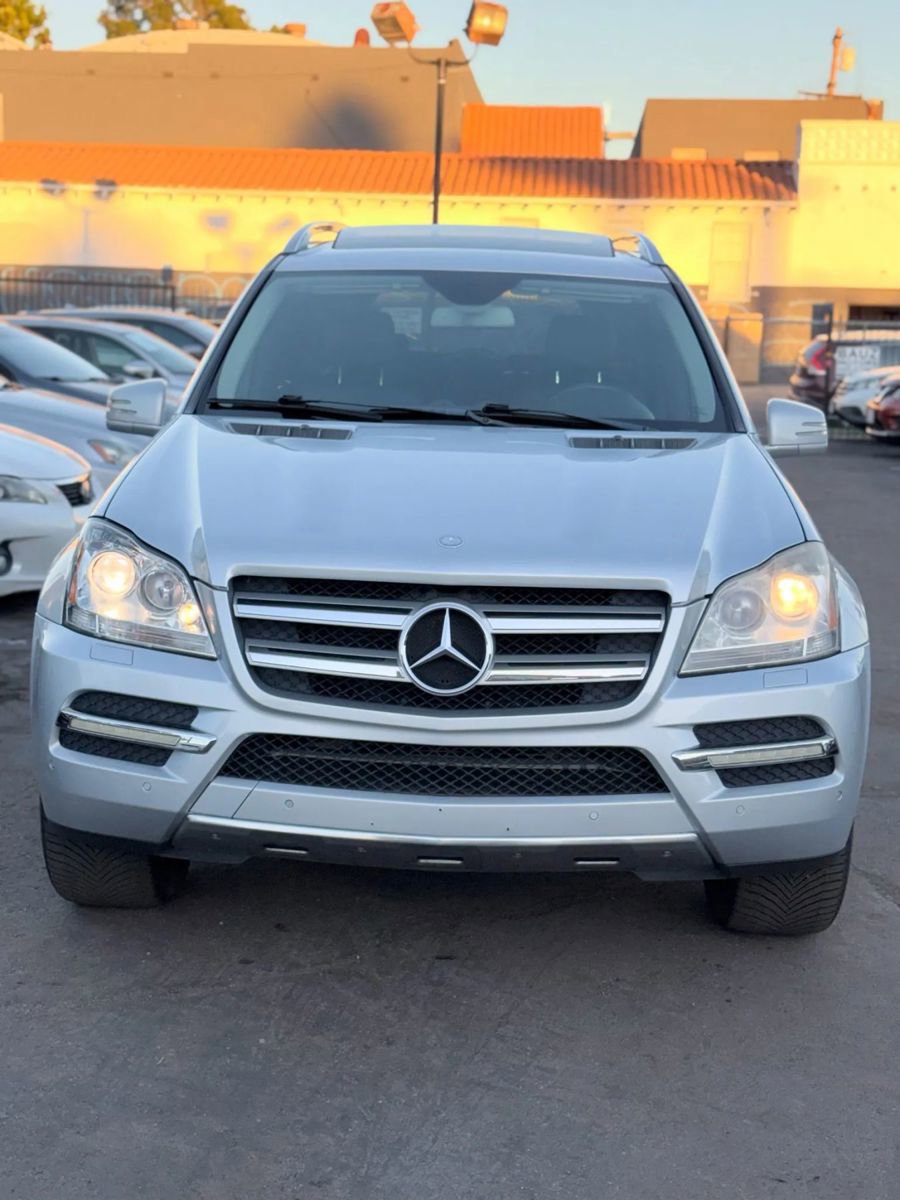 Used 2012 Mercedes-Benz GL 450 4MATIC image 4