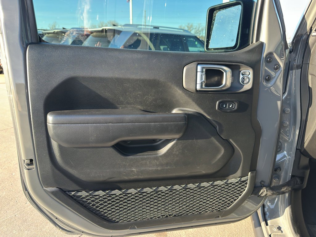 Used 2021 Jeep Gladiator Sport image 11