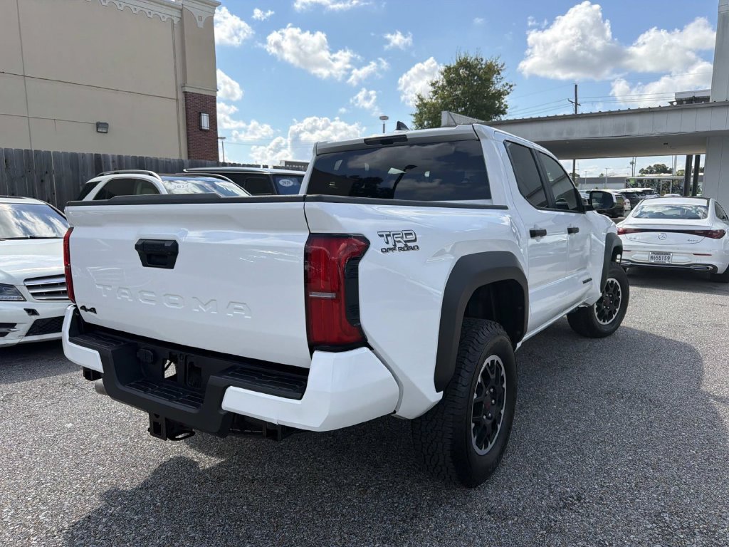 Used 2025 Toyota Tacoma TRD Off-Road AWD/4WD image 7