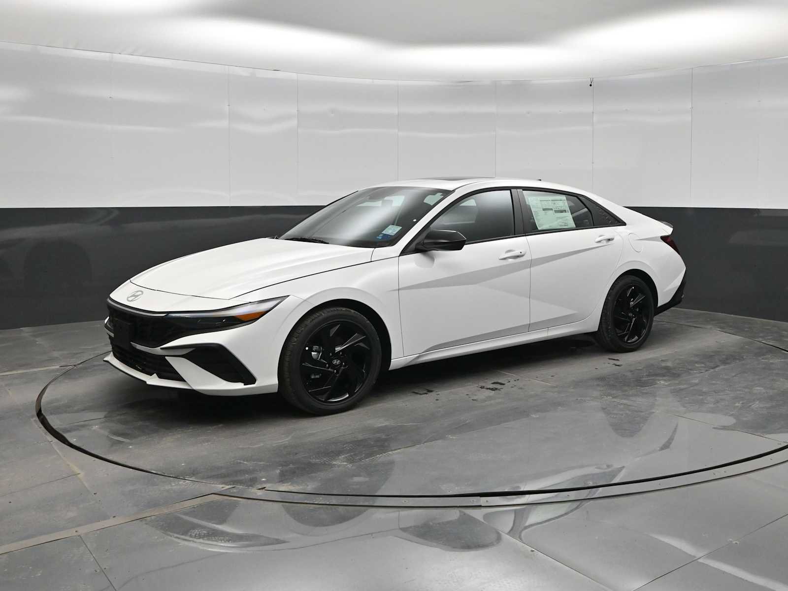 New 2026 Hyundai Elantra SEL Sport FWD image 4