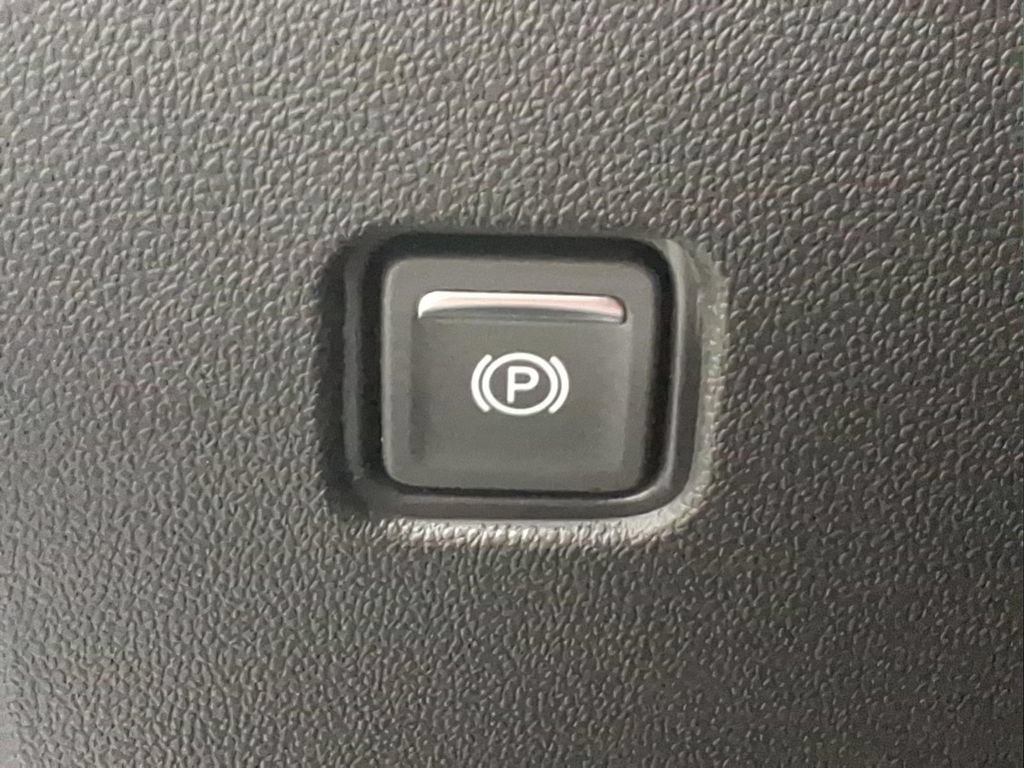 Used 2025 Chevrolet Blazer LT AWD/4WD image 20