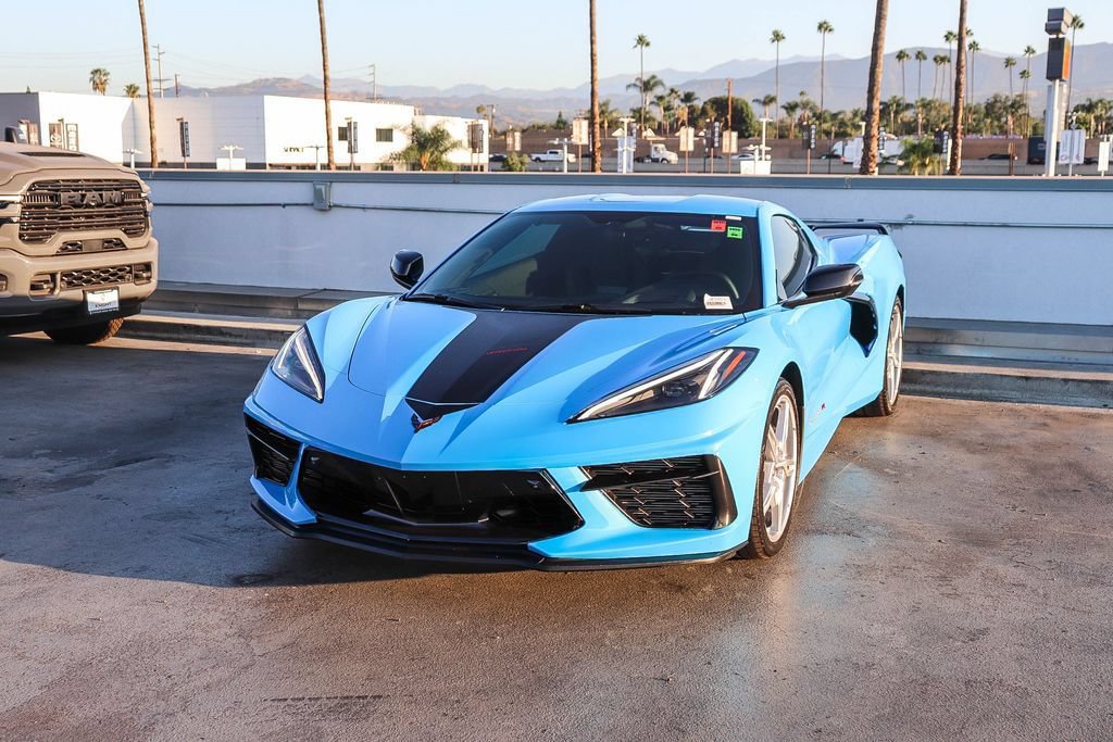 Used 2023 Chevrolet Corvette Stingray Preferred Cpe w/ Z51 Performance Package RWD image 4