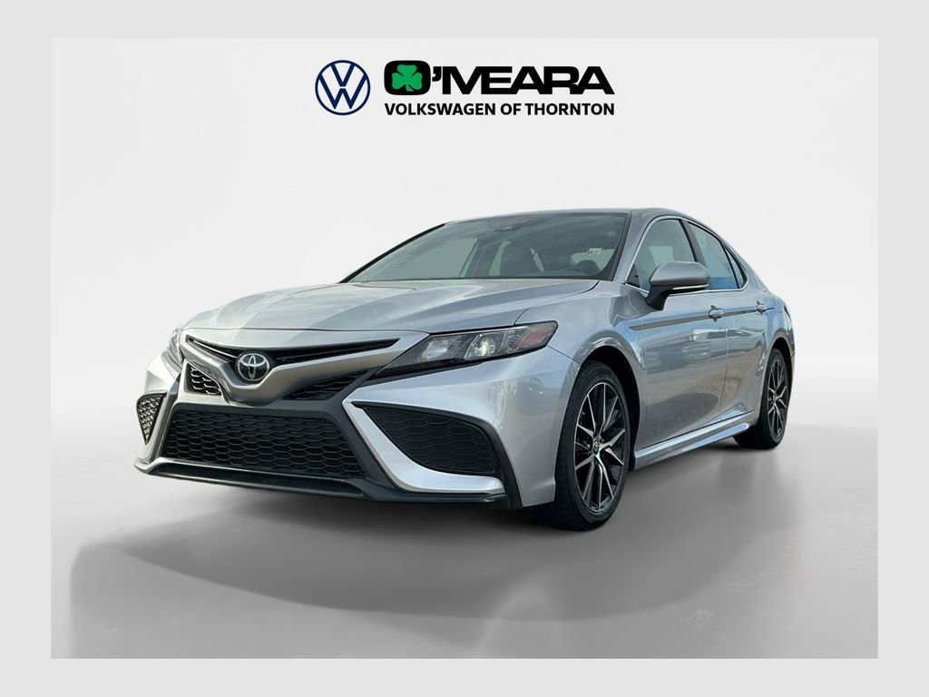 Used 2024 Toyota Camry SE image 1
