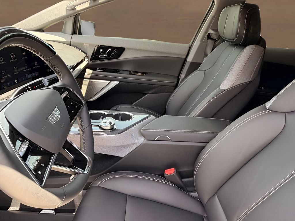 New 2026 Cadillac Optiq Luxury 1 w/ LPO, Floor Liner Package AWD/4WD image 7
