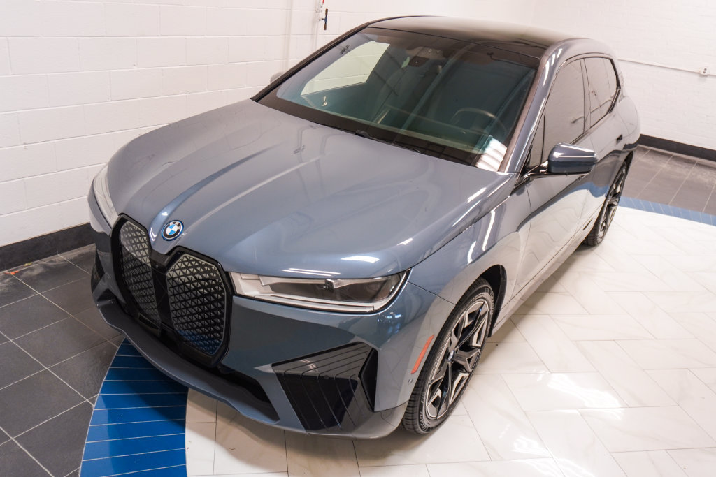Used 2024 BMW iX xDrive50 w/ Sport Package AWD/4WD image 36