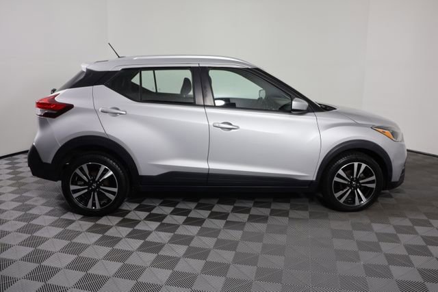 Used 2019 Nissan Kicks SV FWD image 9