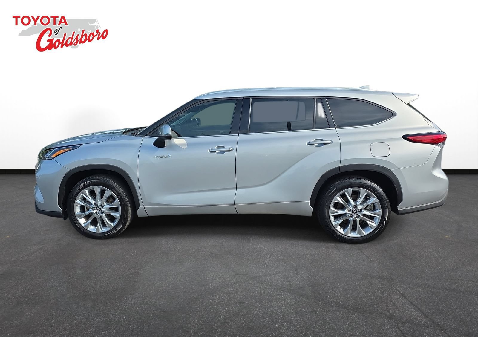 Used 2021 Toyota Highlander Limited FWD image 8