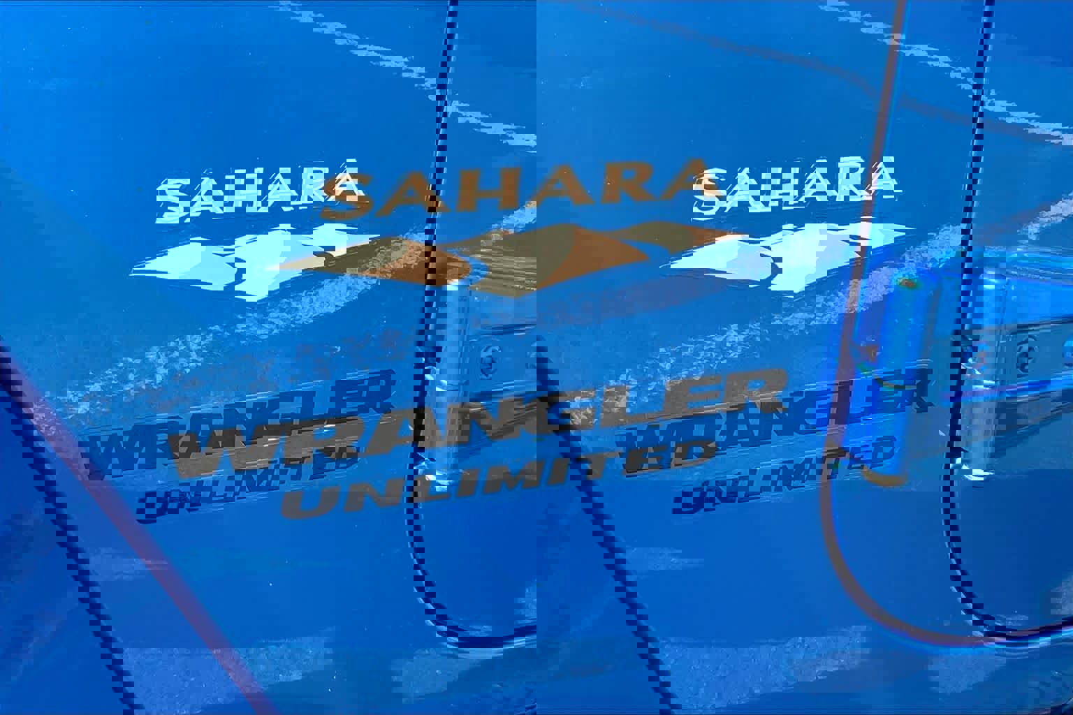 Used 2015 Jeep Wrangler Unlimited Sahara w/ Connectivity Group image 26