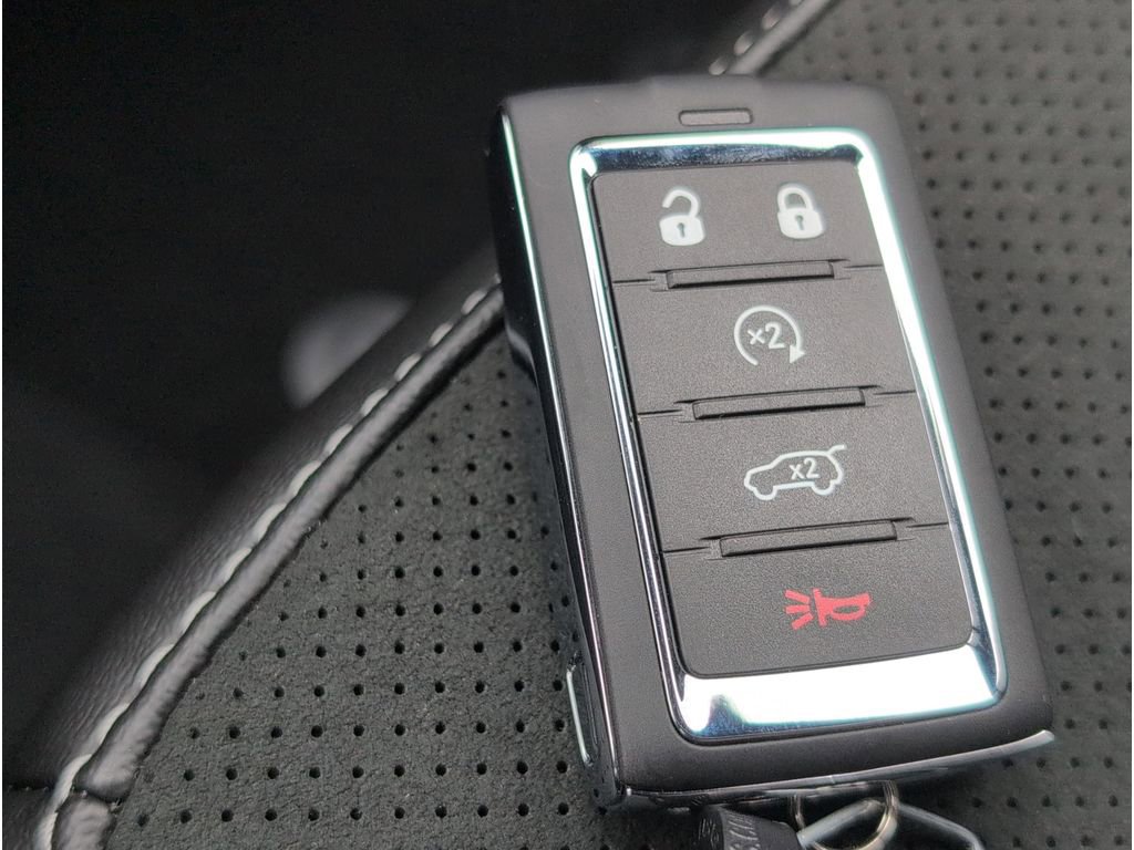 New 2025 Jeep Grand Cherokee Altitude image 19