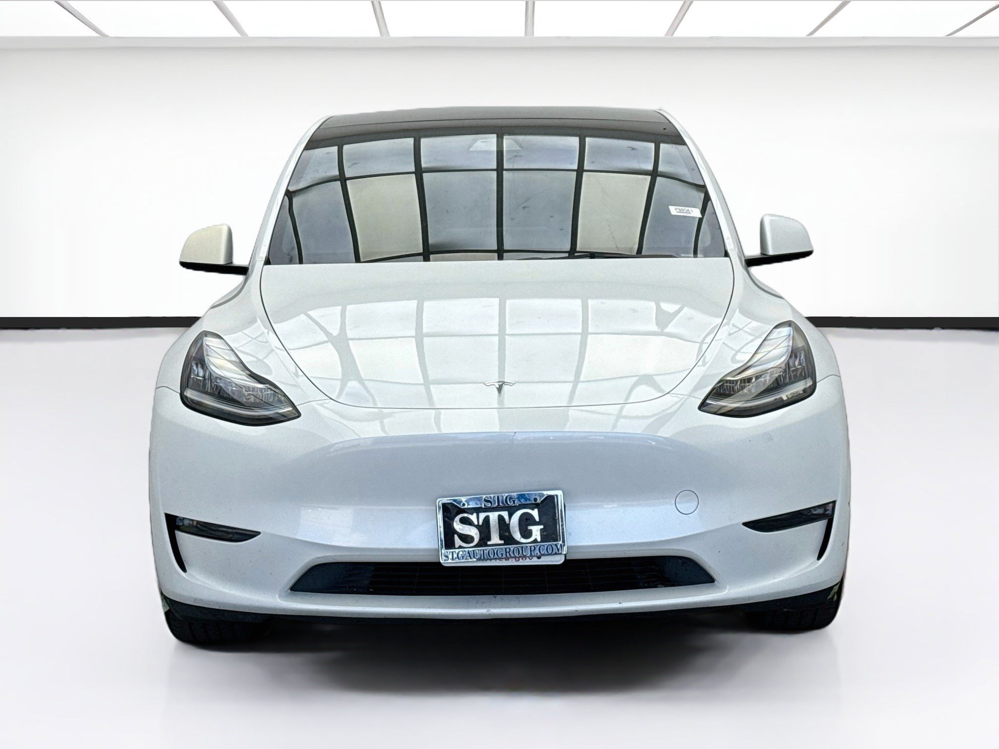 Used 2023 Tesla Model Y Long Range AWD/4WD image 2