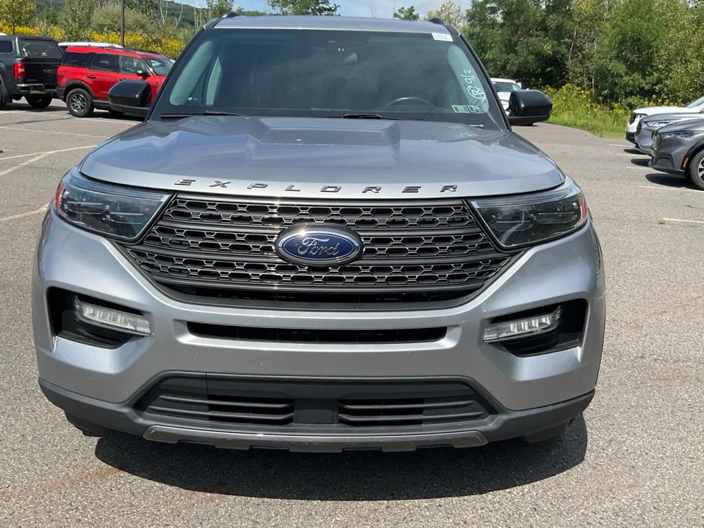 Used 2022 Ford Explorer XLT w/ Equipment Group 202A AWD/4WD image 27