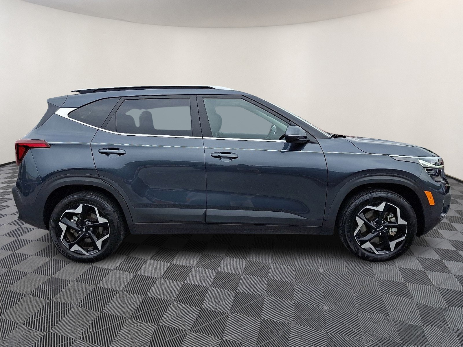 Certified 2024 Kia Seltos EX AWD/4WD image 7