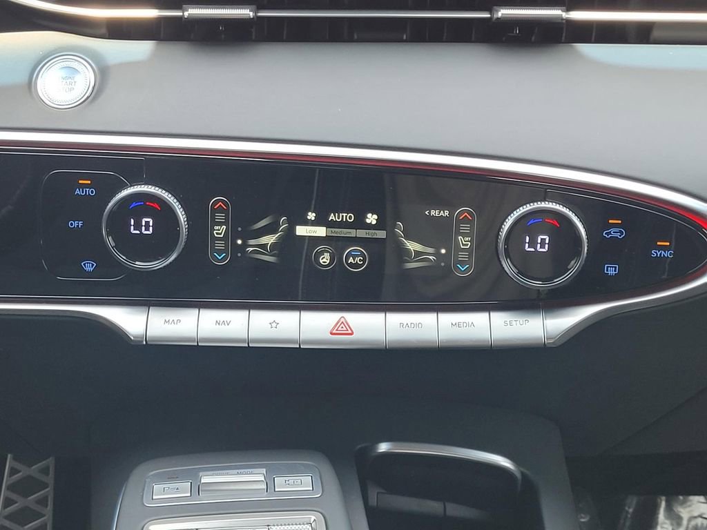 Used 2025 Genesis GV70 2.5T w/ Sport Prestige Package image 19