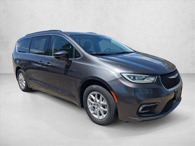 Used 2022 Chrysler Pacifica Touring-L FWD image 3