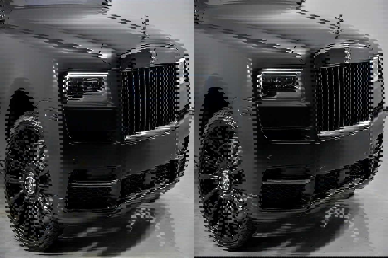 Used 2023 Rolls-Royce Cullinan Black Badge w/ Driver's Package image 3