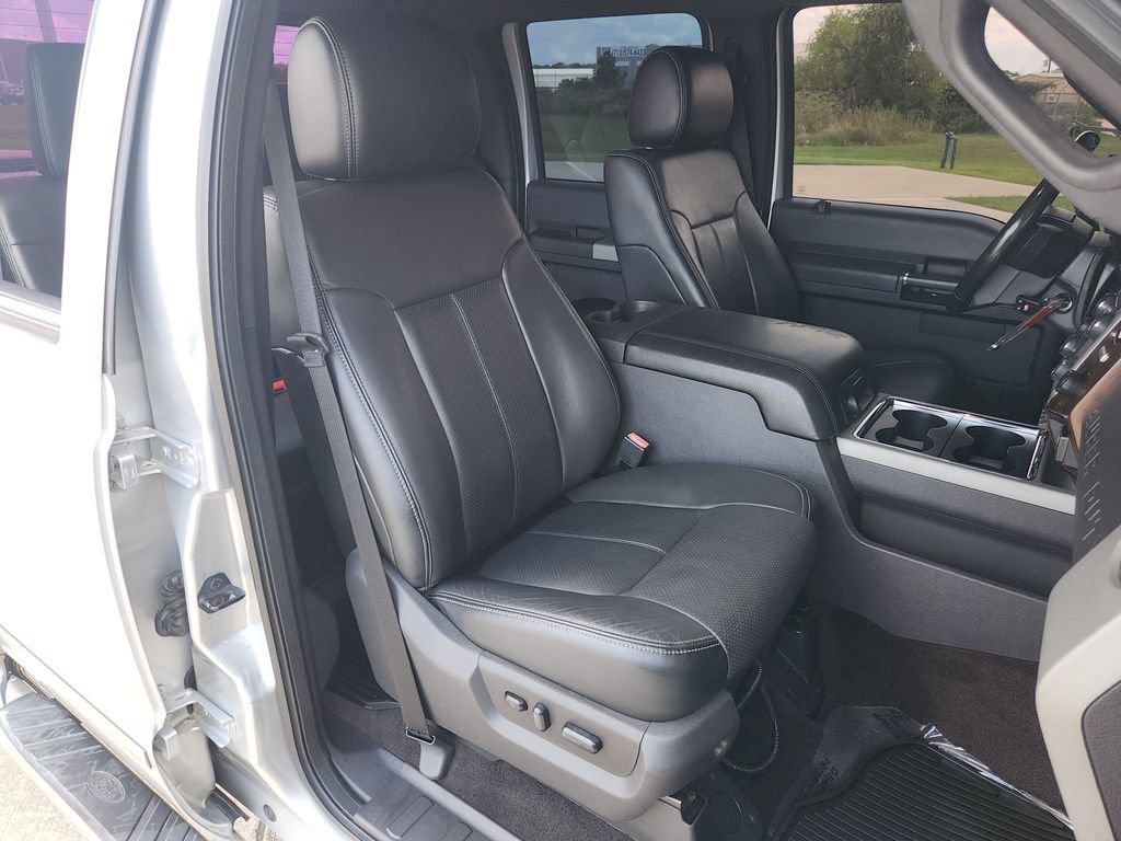 Used 2016 Ford F250 Lariat w/ Lariat Ultimate Package AWD/4WD image 16