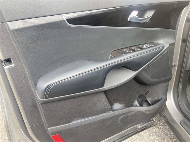 Used 2017 Kia Sorento L image 15