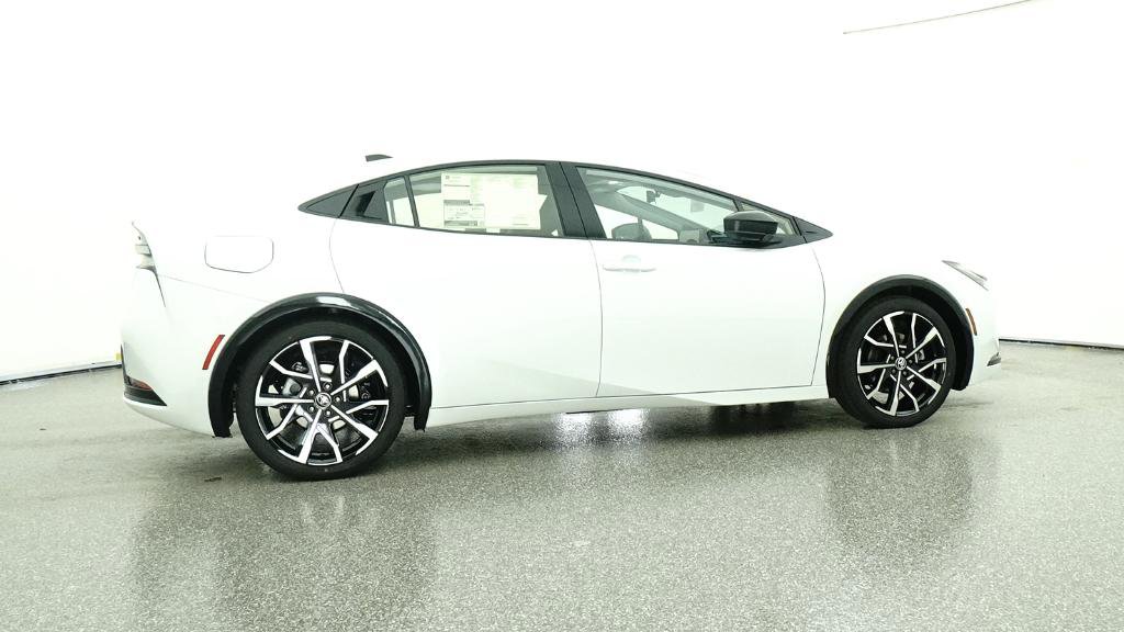 New 2026 Toyota Prius Plug-In Hybrid FWD image 39