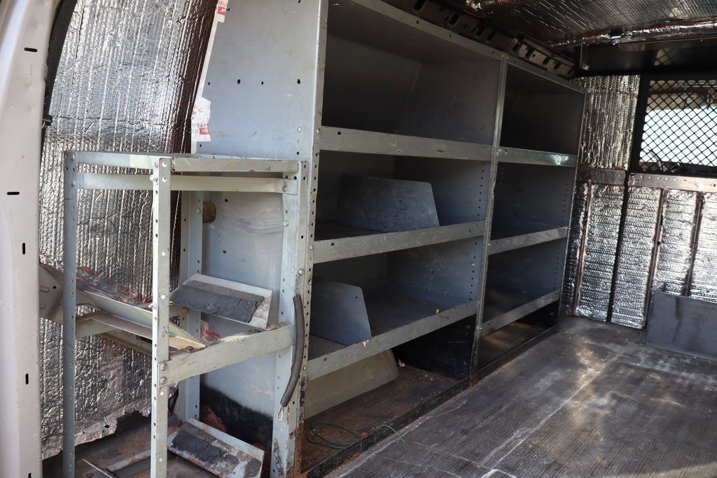 Used 2009 Chevrolet Express 1500 image 4