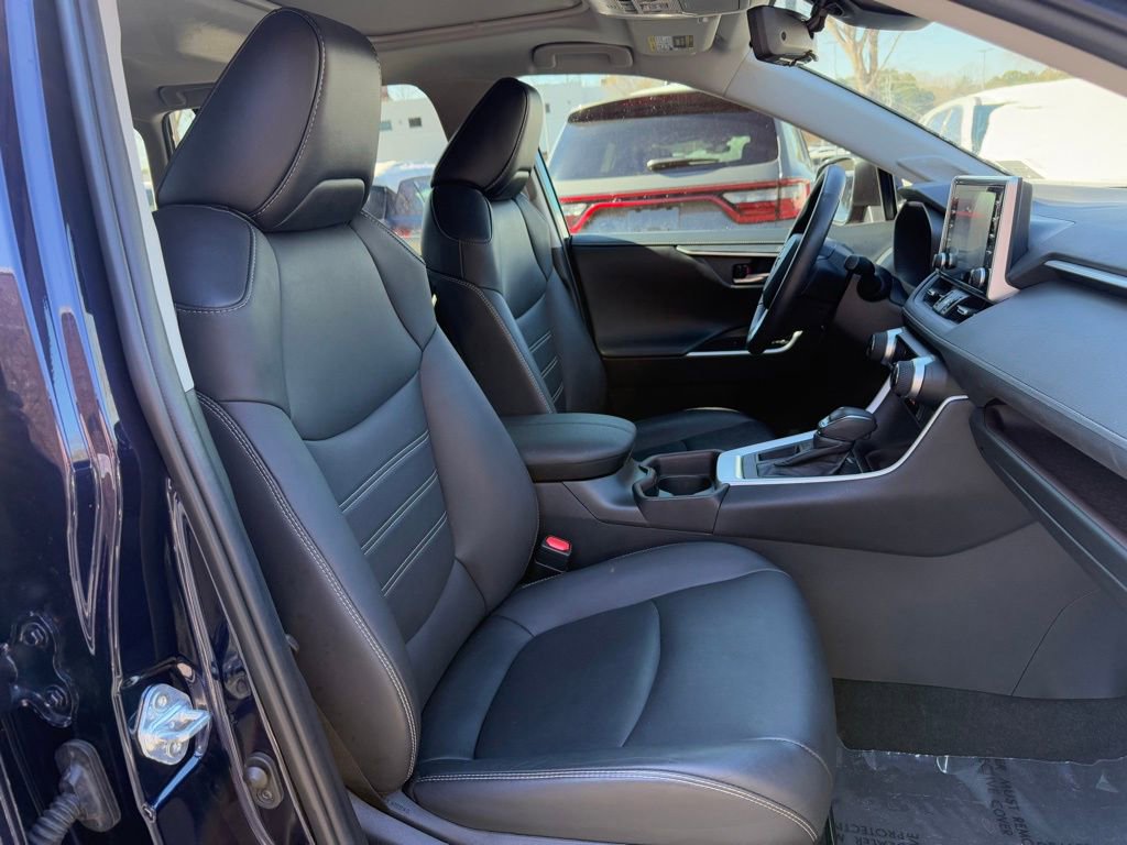 Used 2021 Toyota RAV4 Limited image 14