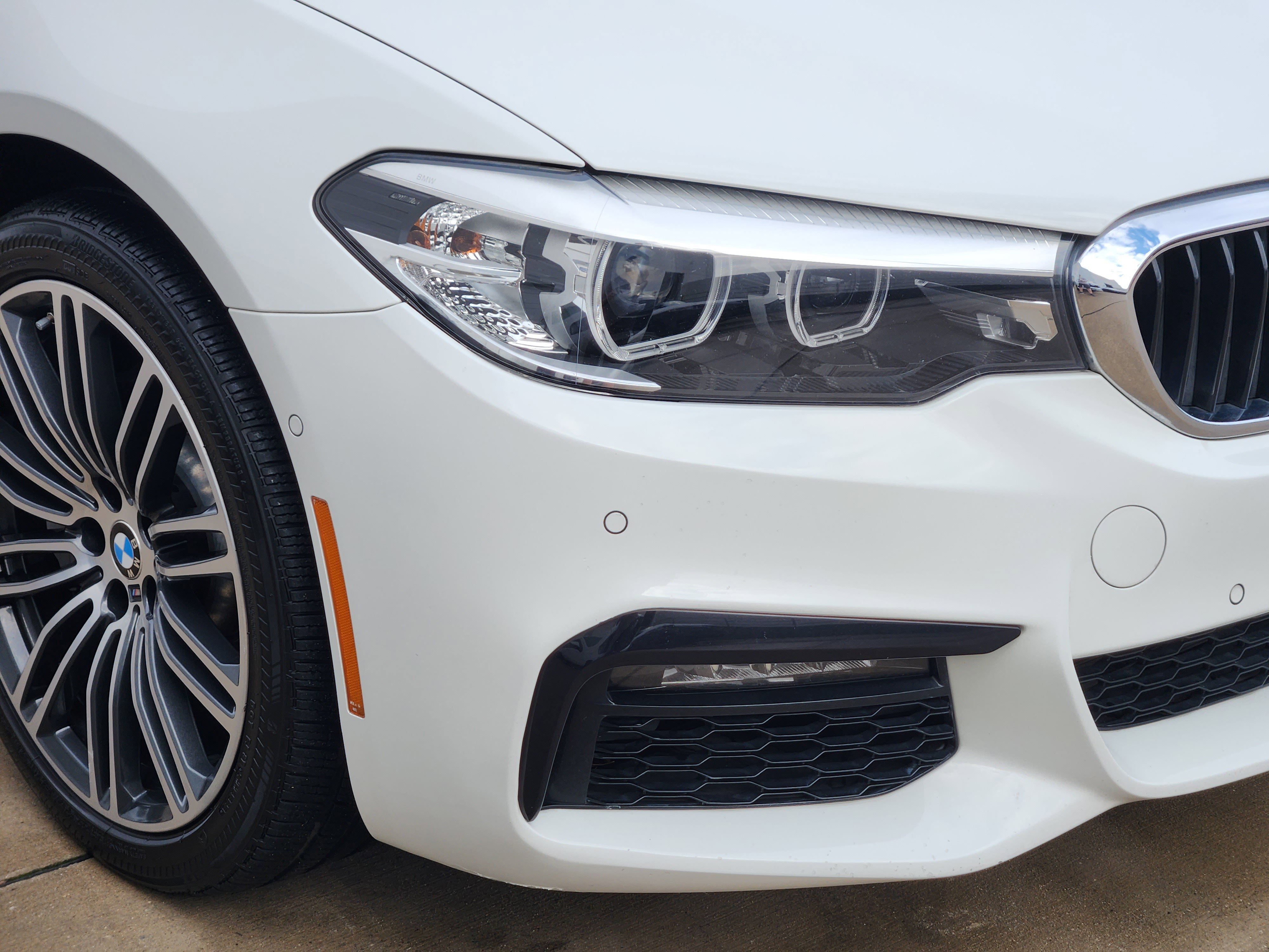 Used 2020 BMW 530e w/ M Sport Package image 7