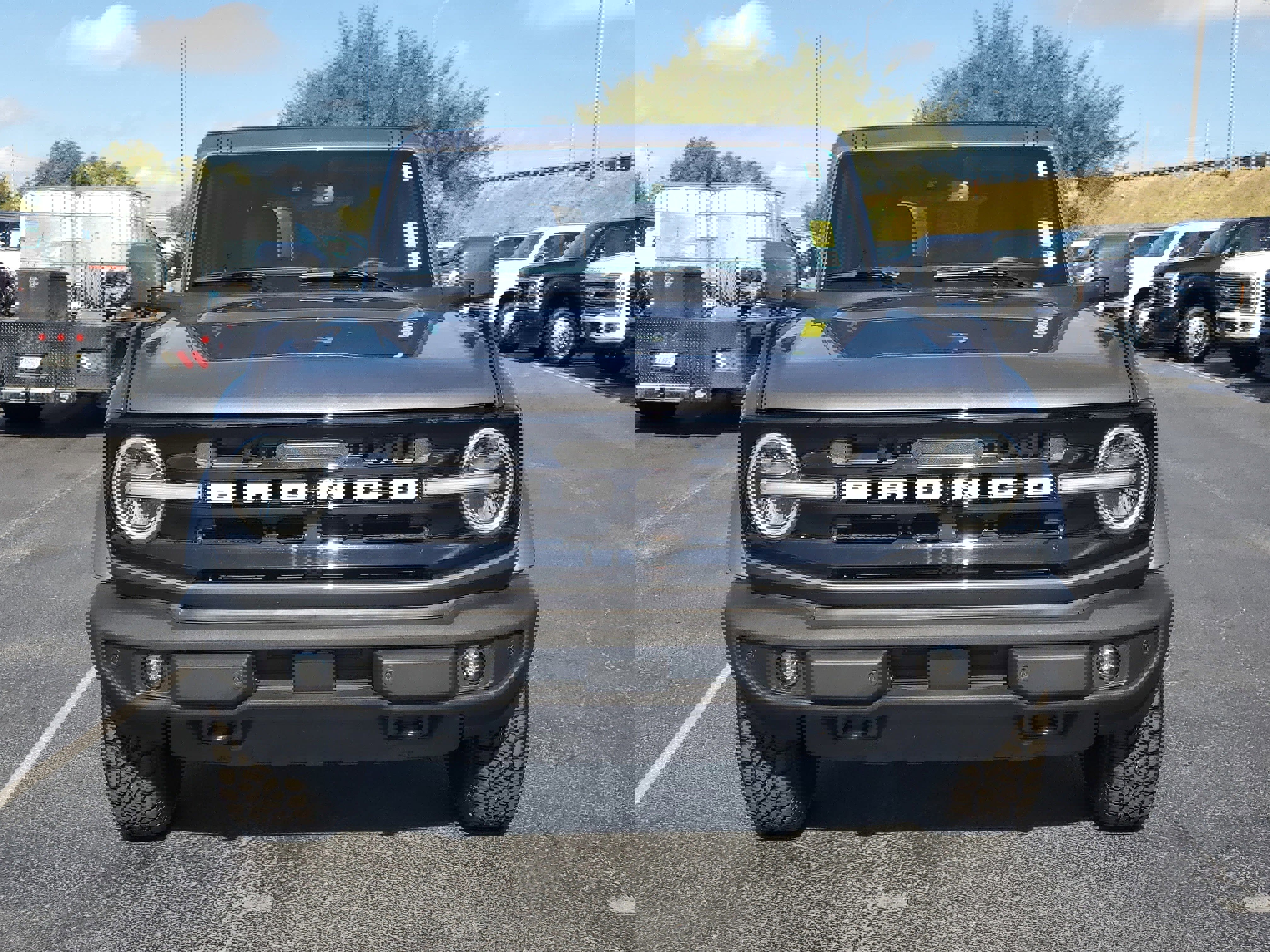 Used 2023 Ford Bronco Outer Banks image 2