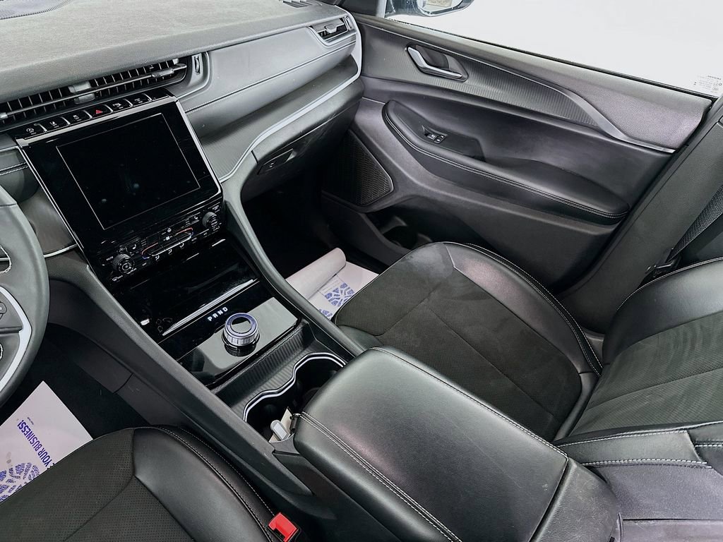 Certified 2024 Jeep Grand Cherokee Altitude image 34