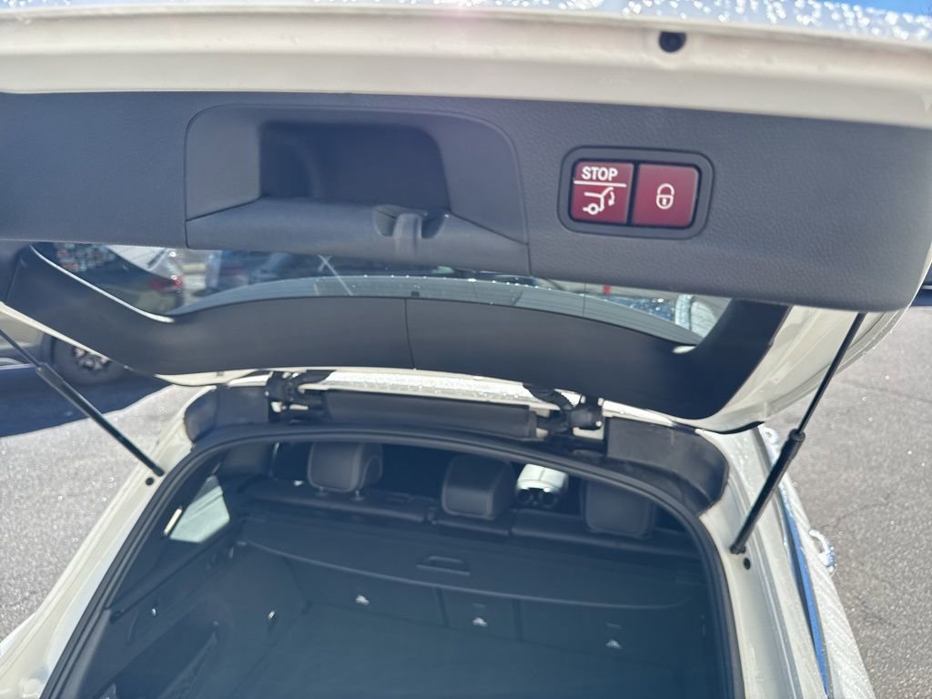 Used 2022 Mercedes-Benz GLC 300 4MATIC w/ Multimedia Package Lite image 11