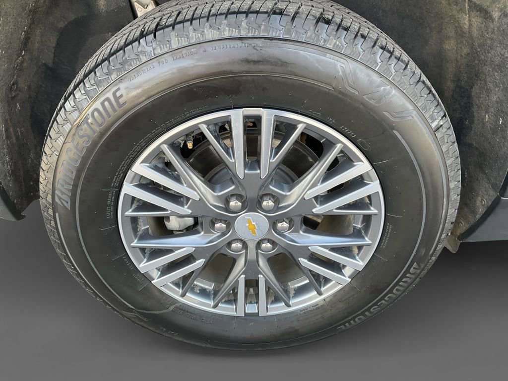 Used 2025 Chevrolet Traverse LT image 10