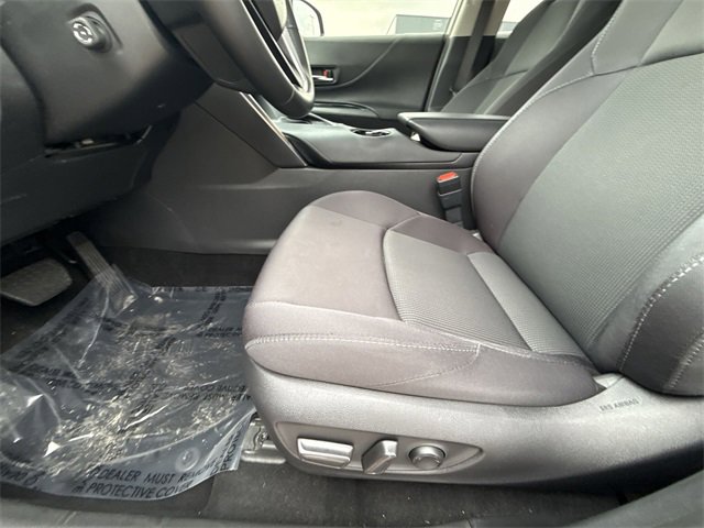 Used 2023 Toyota Venza LE image 12