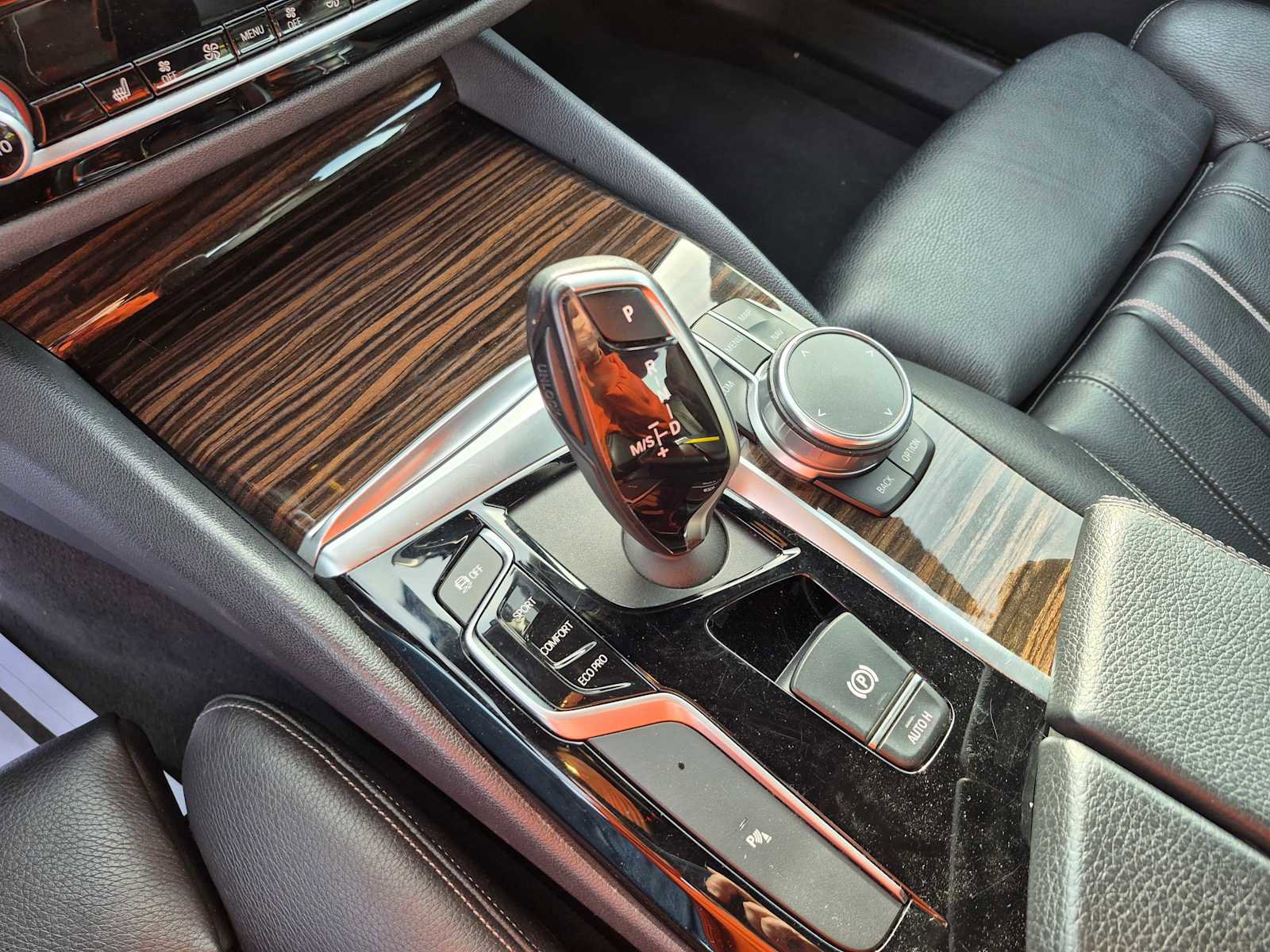 Used 2020 BMW 530i xDrive w/ Convenience Package image 27