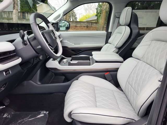 New 2026 Lincoln Navigator Black Label AWD/4WD image 14
