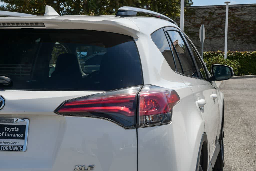 Used 2018 Toyota RAV4 XLE FWD image 6
