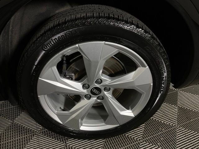 Used 2021 Audi Q5 Prestige w/ Prestige Package AWD/4WD image 40