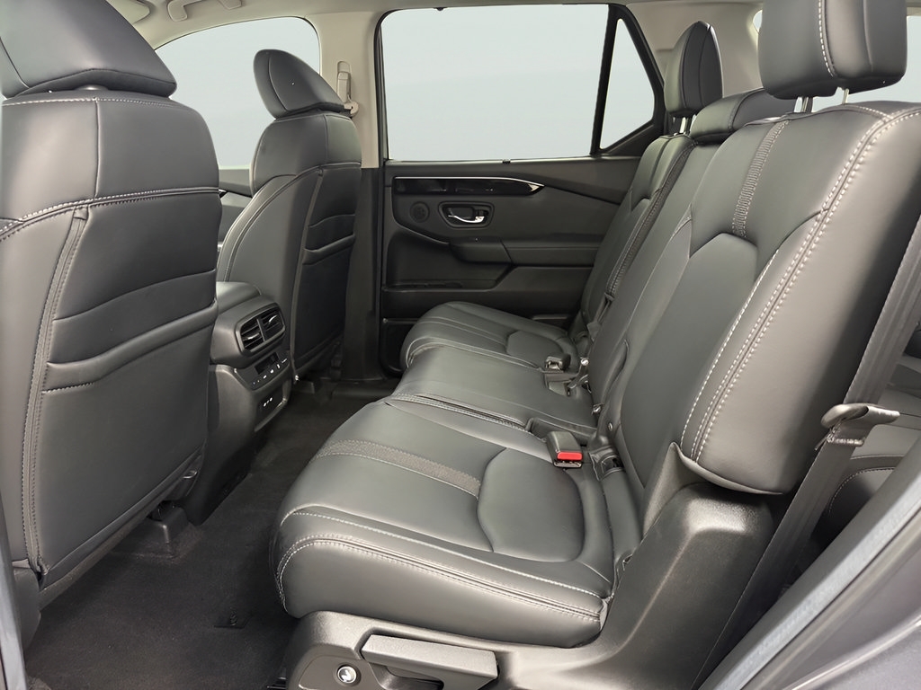 Used 2025 Honda Pilot EX-L image 15