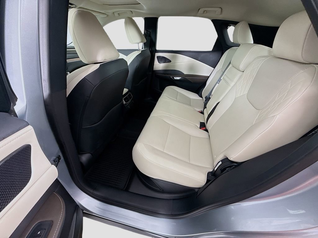 Used 2024 Lexus RX 350h w/ Cold Area Package image 17