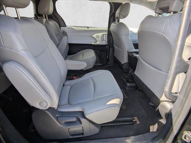 Used 2025 Toyota Sienna XLE FWD image 20