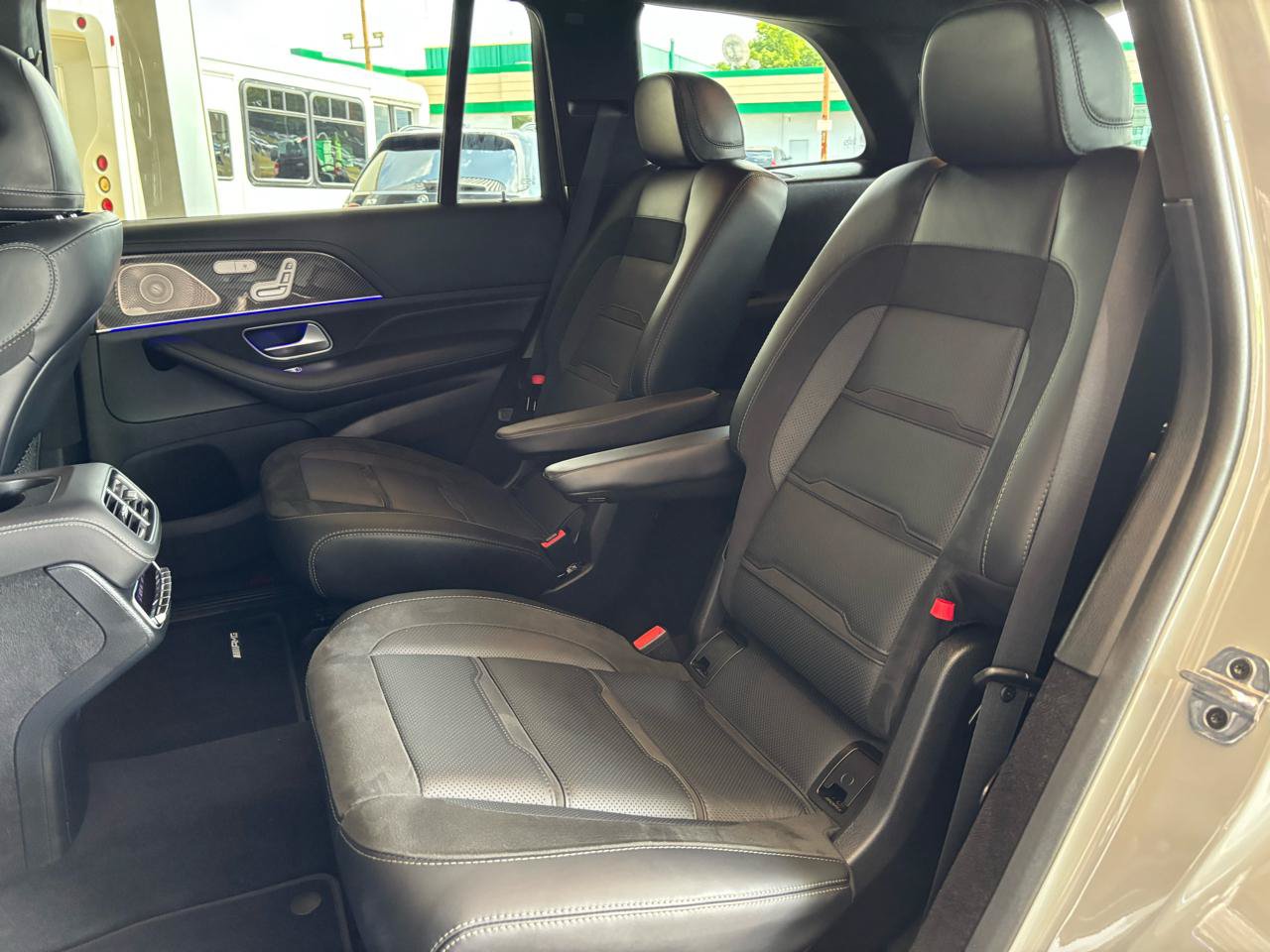Used 2024 Mercedes-Benz GLS 63 AMG 4MATIC image 32